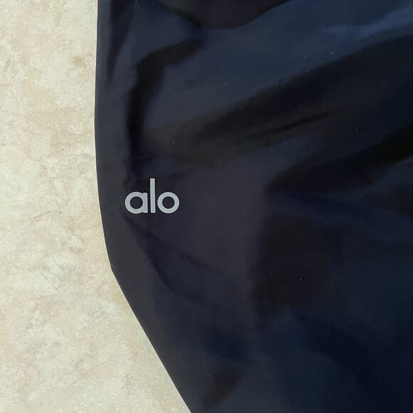 ALO Yoga Courtside Tearaway Side Snap Button Pant Women’s Size XS Triple Black - Picture 10 of 15